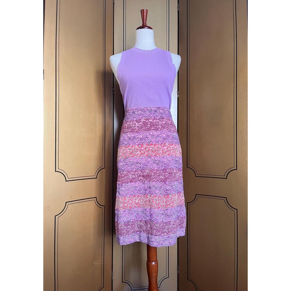 Vintage textured skirt with flowers, size L
